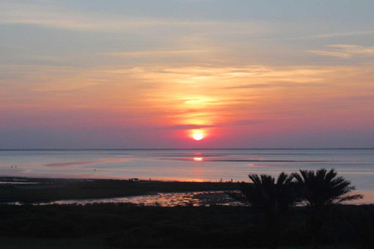Appartement Pointe West Family Retreat Balcony And Ocean Views! à Galveston Extérieur photo